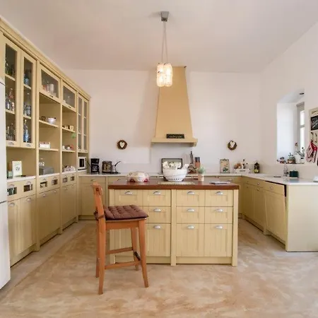 Piperi On The Rocks *