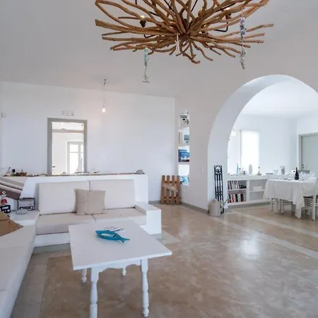 Piperi On The Rocks * Naousa (Paros)