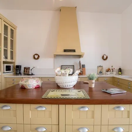 Piperi On The Rocks * נאוסה