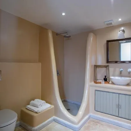 Piperi On The Rocks נאוסה