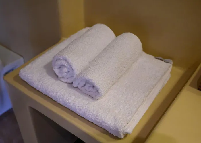 Piperi On The Rocks Vila Nausa