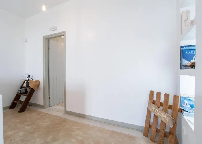 Vila Piperi On The Rocks